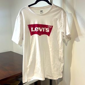 Men’s Levi’s T-Shirt
